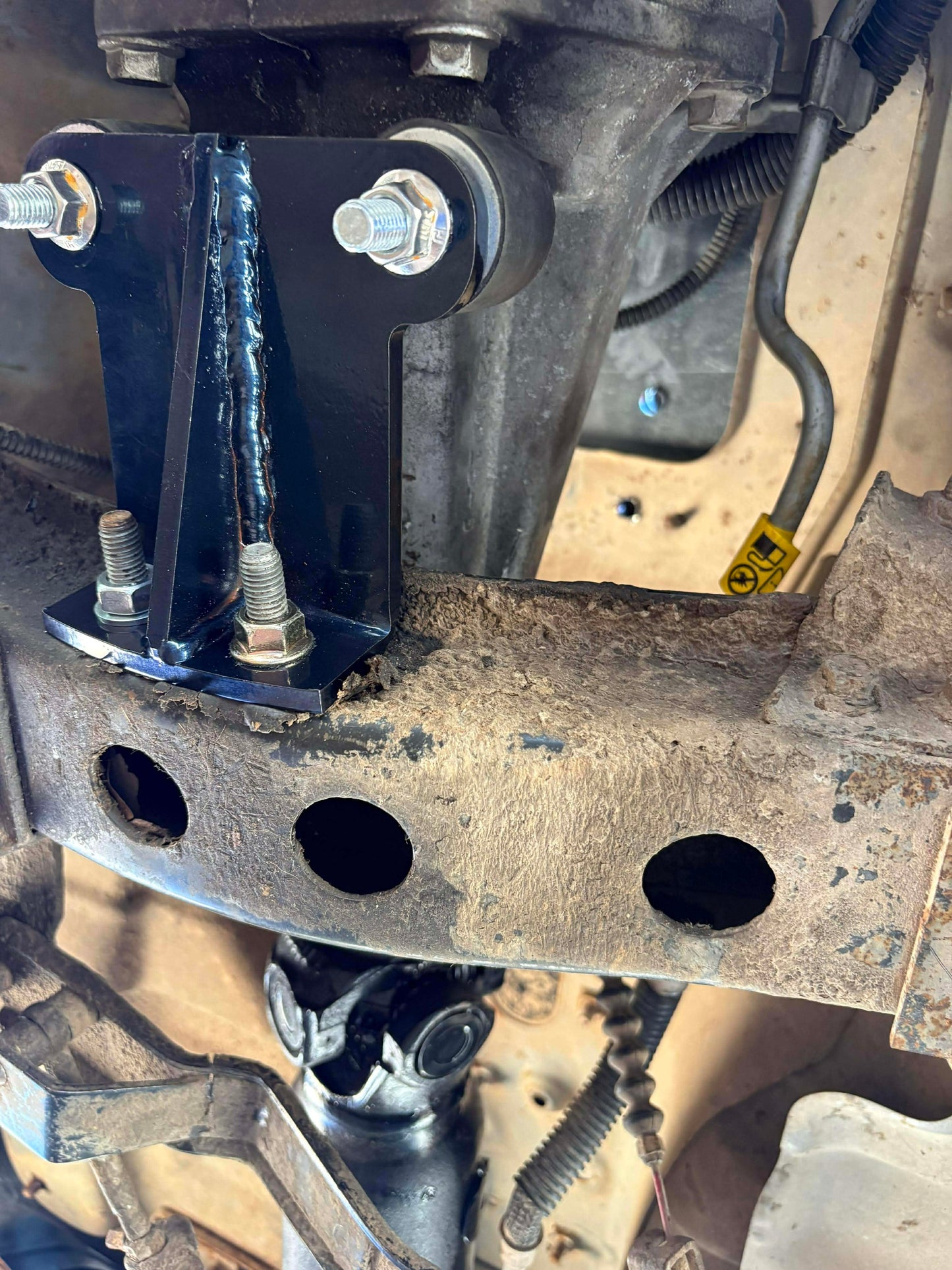 1986-1997 Nissan D21 Hardbody Pickup LS Swap 4L60E Transmission Mount